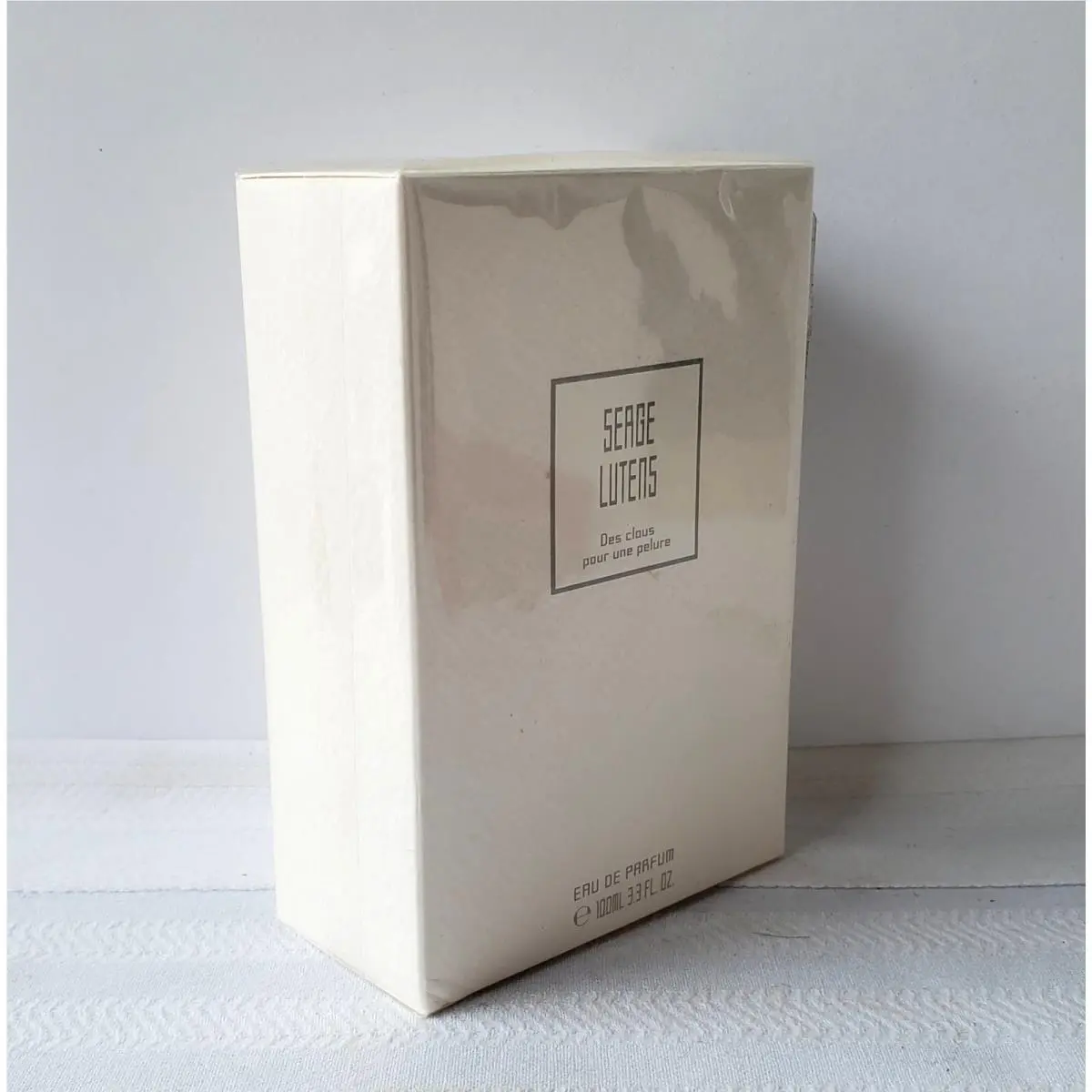 100 ml / 3.3 fl oz Des Clous Pour Une Pelure Edp by Serge Lutens