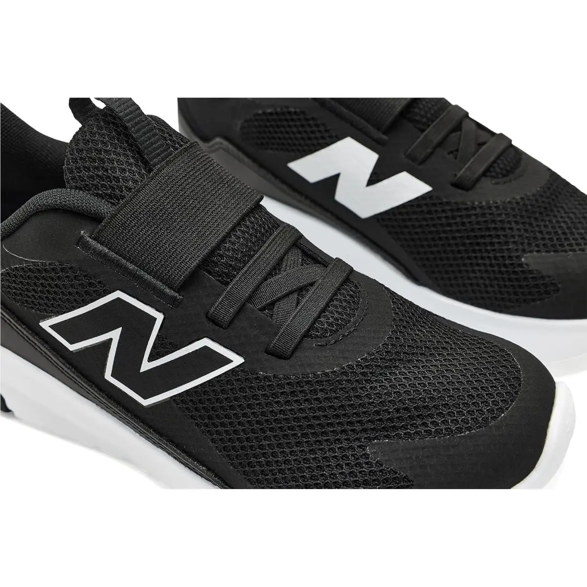New Balance shoes - Black/NB White 4