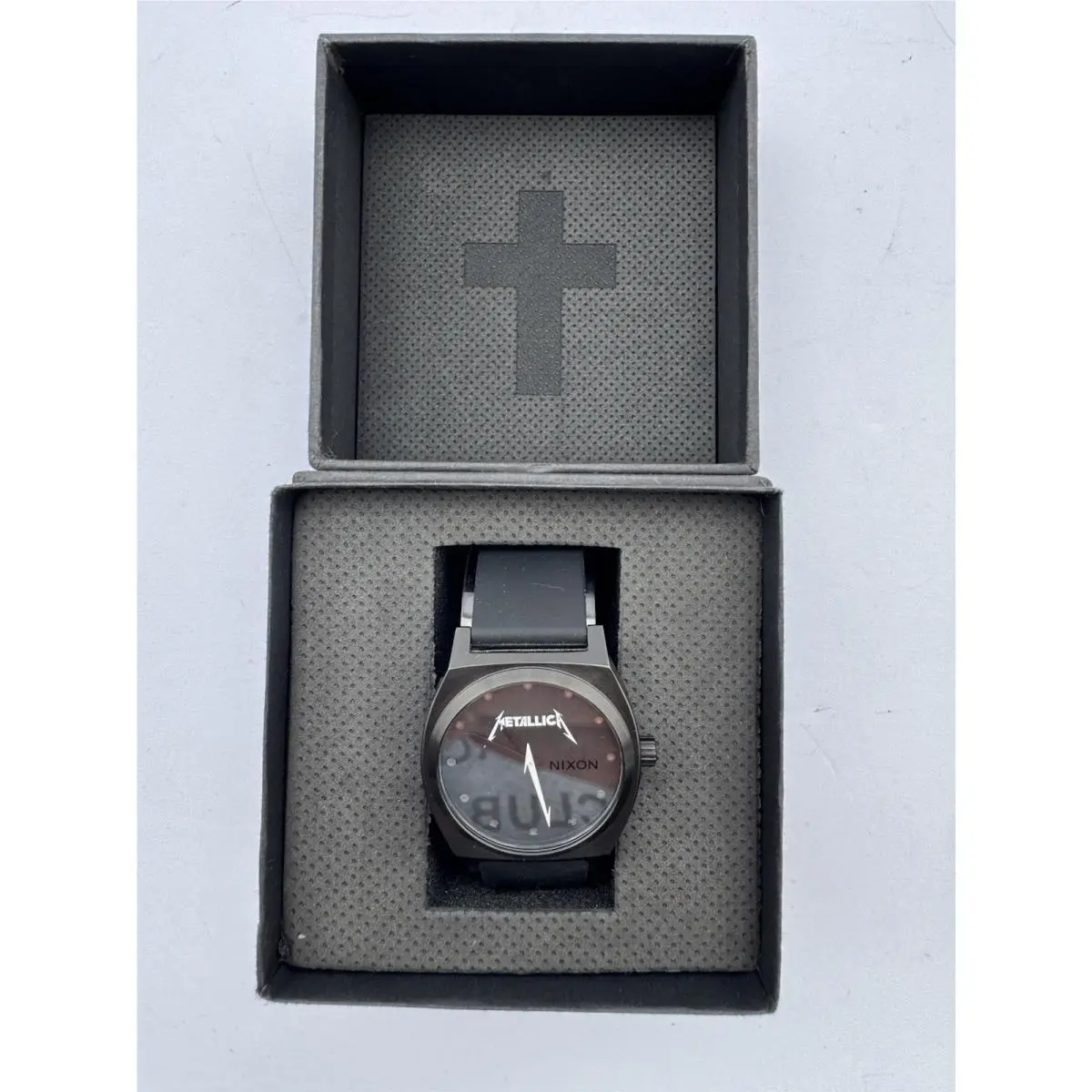 Metallica  Timeteller All Black Watch by Nixon