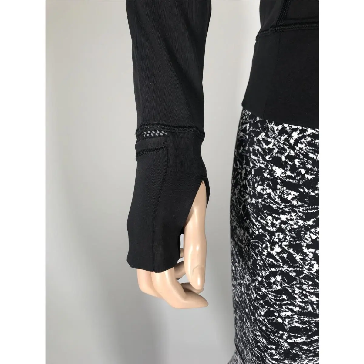 Lululemon clothing - White 9