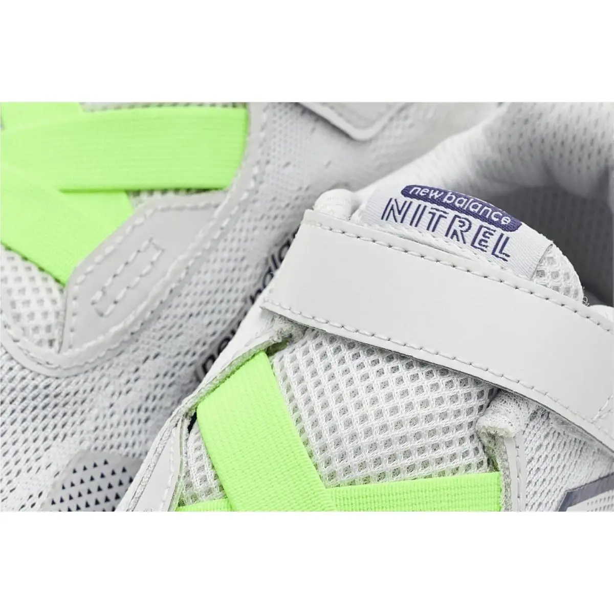 New Balance shoes - Black/Salt Water 32