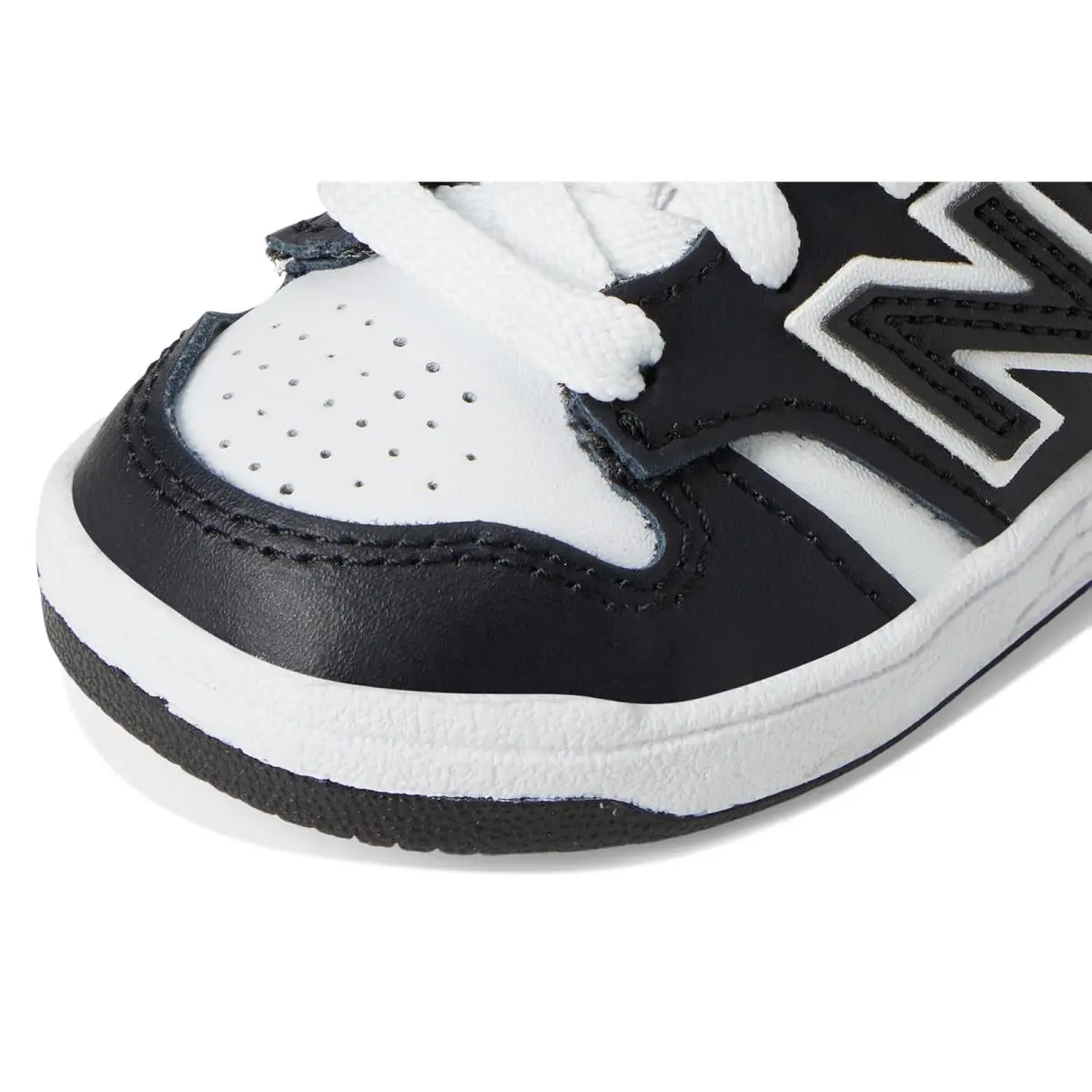 New Balance shoes - Black/White 4