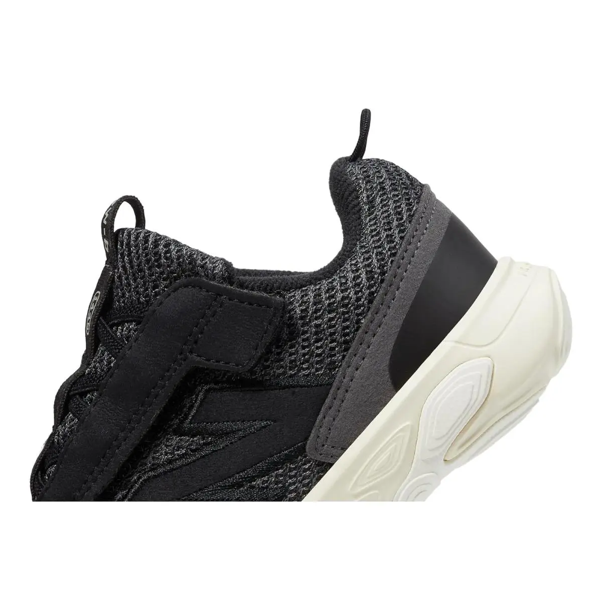 New Balance shoes - Black/Angora 9
