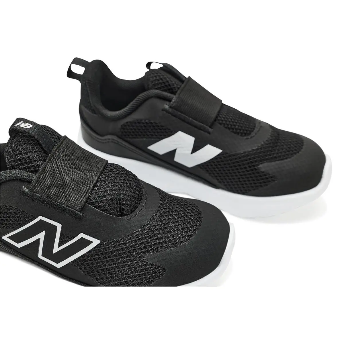 New Balance shoes - Black/NB White 4