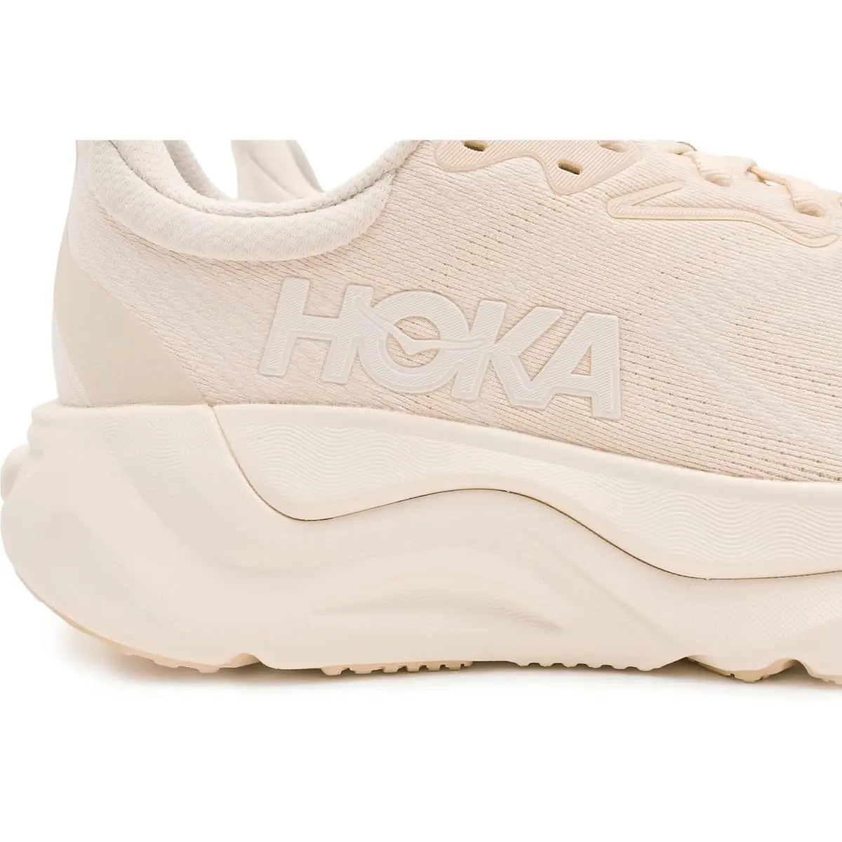 Hoka shoes - Alabaster/Lingonberry 32