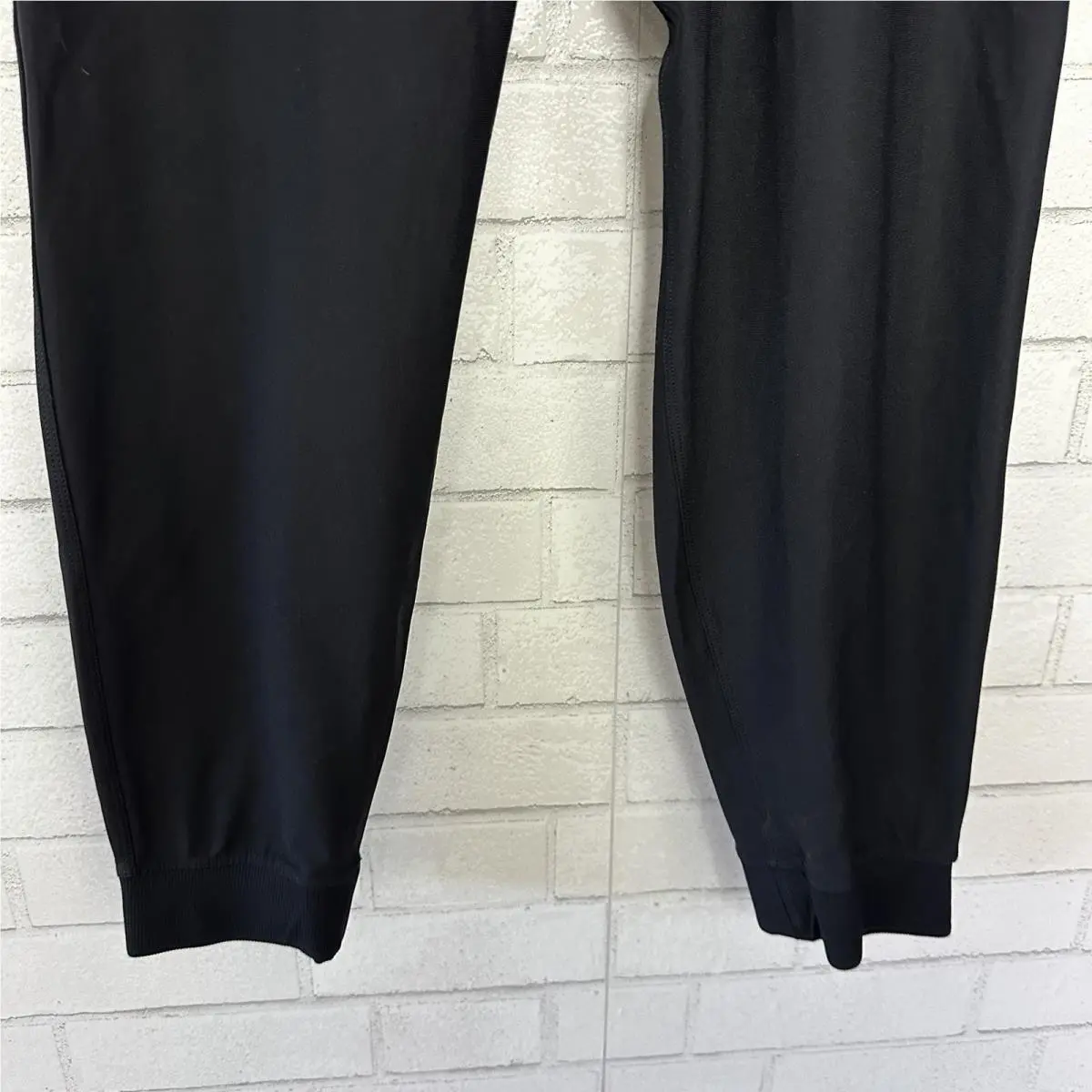 Lululemon clothing - Lululemon ABC - ABC - Black 1