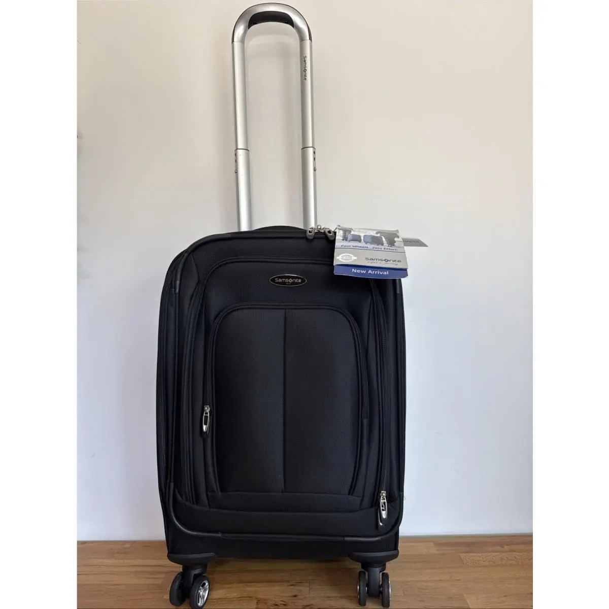 Spinner 21 Carry-on Suitcase 4-Wheeled Spinner Black by Samsonite