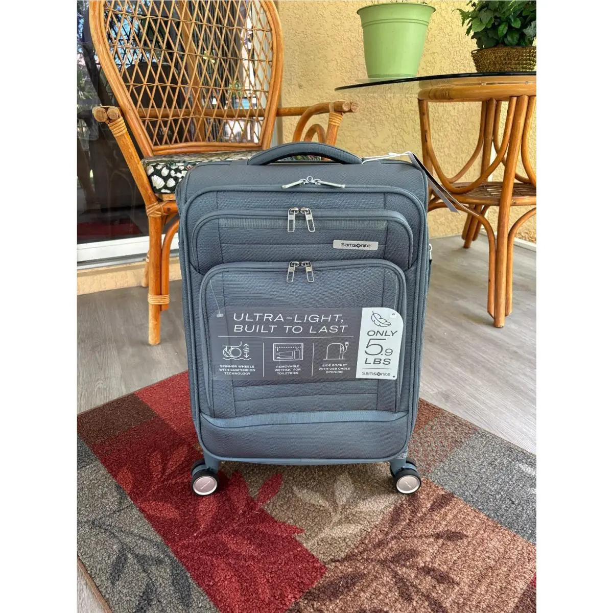 Samsonite Airlift Carry-on Spinner Color: Elemental Blue