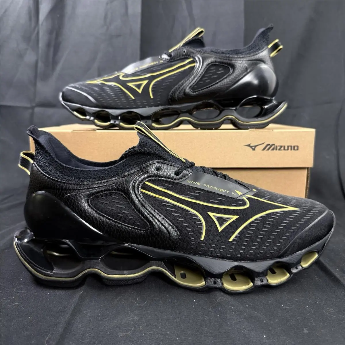 Mizuno Wave Prophecy 14 J1GC250052 Black Gold Lifestyle Mens Size 10.5 Running
