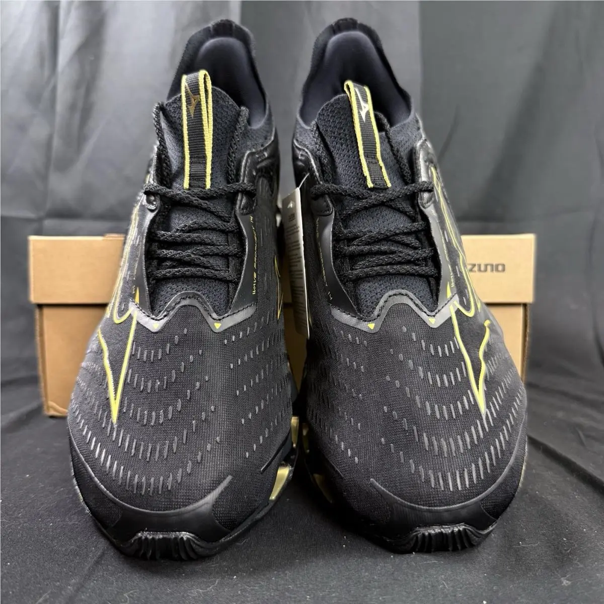 Mizuno shoes - Wave Prophecy 14 - Wave Prophecy - J1GC250052 - Black, Gold 3