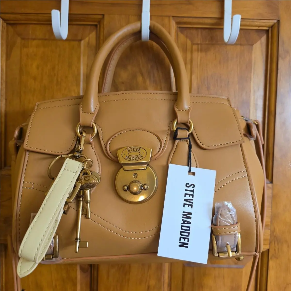 Steve Madden Medium Satchel Handbag Women Tan Leather Gold Hardware