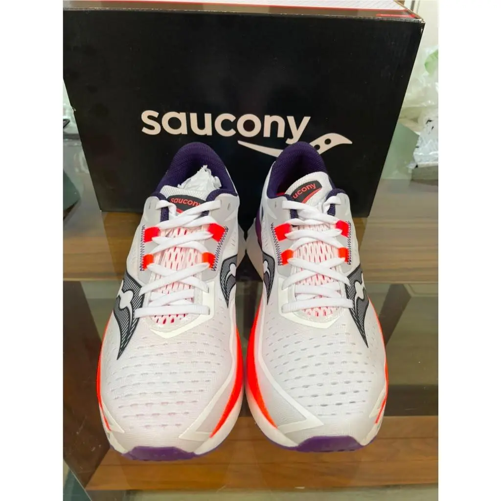 Saucony shoes - White 0