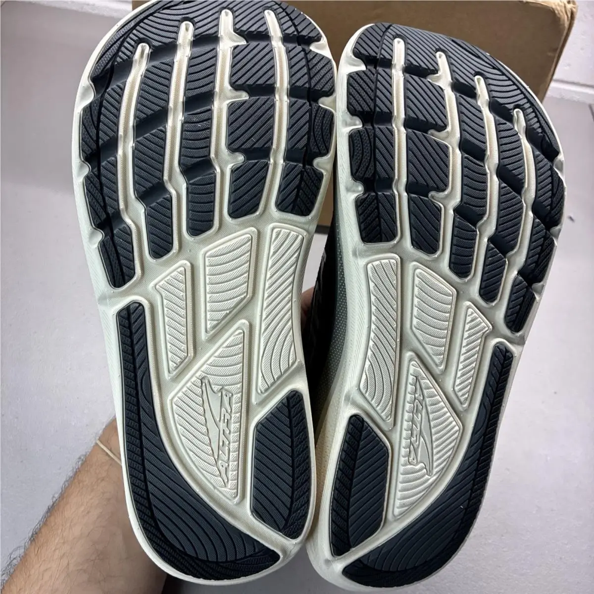 Altra shoes - Altra Torin - Torin - AL0A85QK010-080 - Black 4