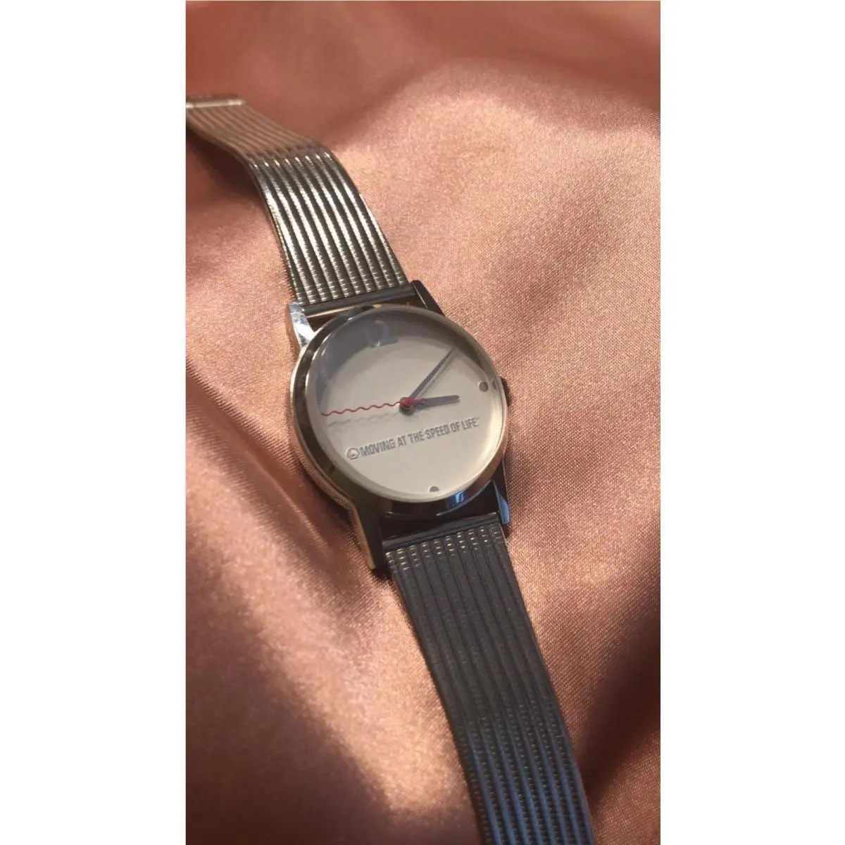 Fossil 1997 Shell Oil Moving at The Speed of Life Vintage Japan 32 mm Watch