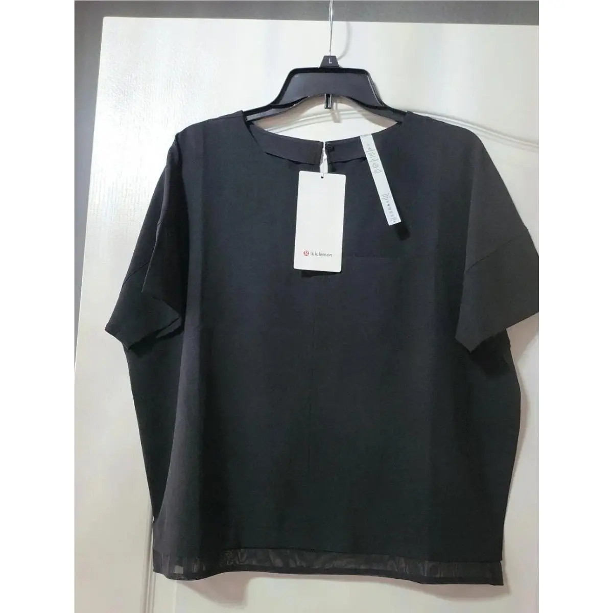 Lululemon Shift In Time Women`s Top Black Size 6