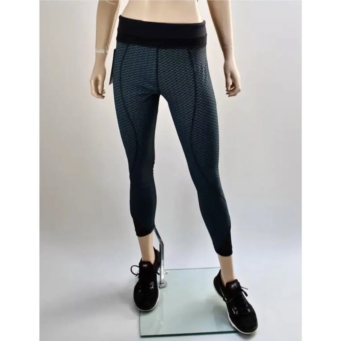 Lululemon clothing - Teal & Black 2