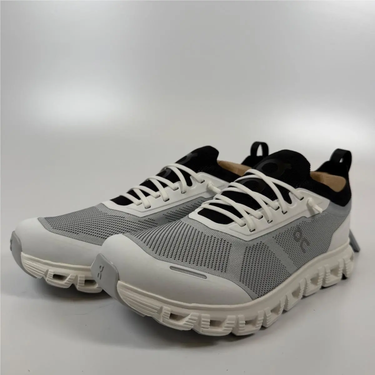 On Running Cloud 5 Versa Womens White Black Sneakers 3WF10030462 Size 10W