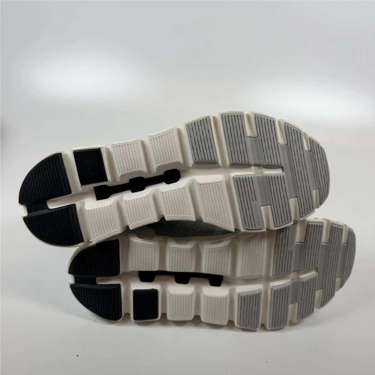 On-Running shoes - Cloud 5 Versa - Cloud Versa - White 4