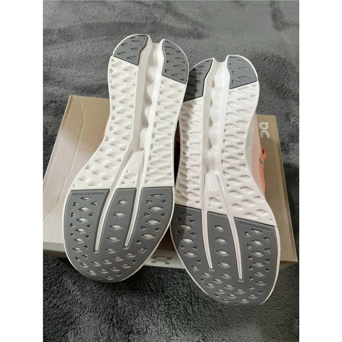 On-Running shoes - On Cloudsurfer - Cloudsurfer - White 3