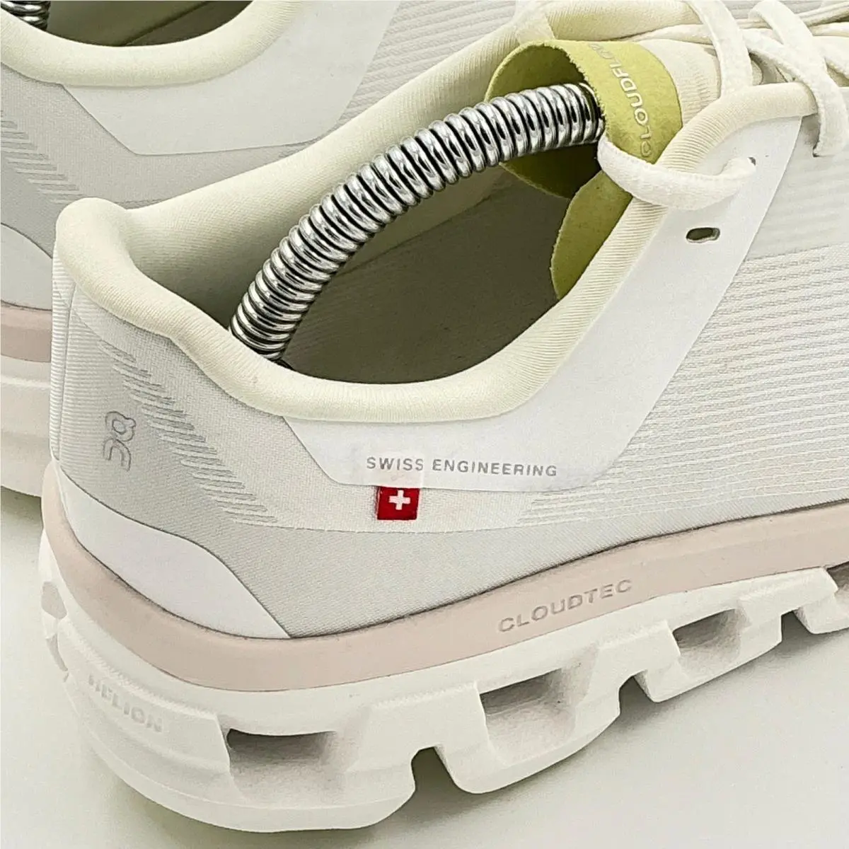 On-Running shoes - On Cloudflow - Cloudflow - White 2