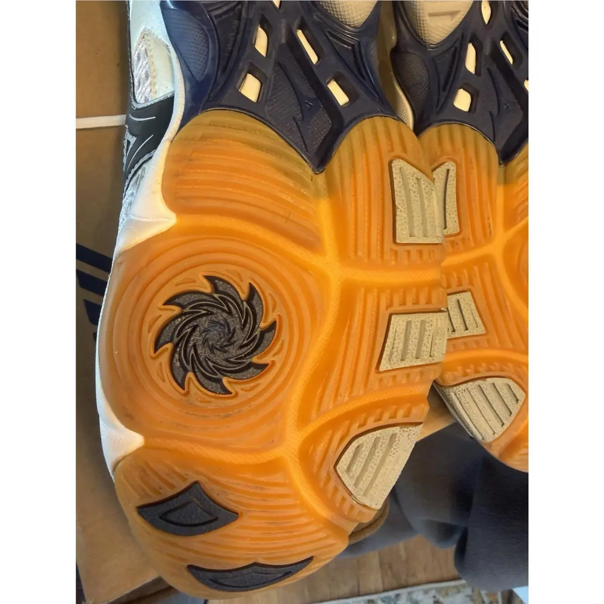 Mizuno shoes - Wave Lightning 4 - Wave Lightning - 9KV-88014 - Gold (UPC: 041969910245) 12