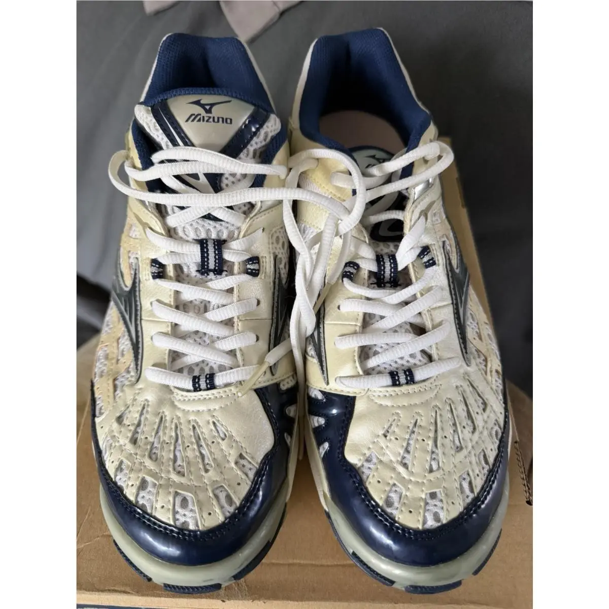 Mizuno shoes - Wave Lightning 4 - Wave Lightning - 9KV-88014 - Gold (UPC: 041969910245) 0