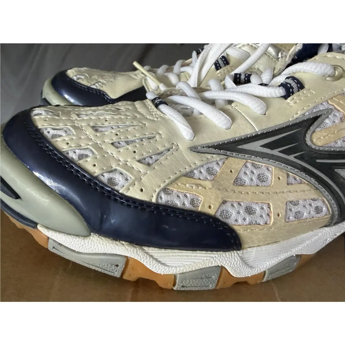 Mizuno shoes - Wave Lightning 4 - Wave Lightning - 9KV-88014 - Gold (UPC: 041969910245) 1