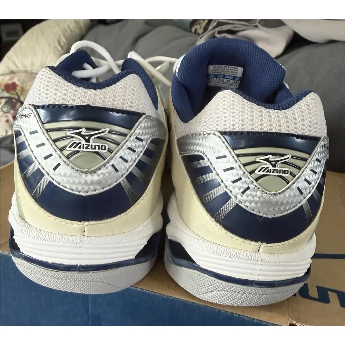 Mizuno shoes - Wave Lightning 4 - Wave Lightning - 9KV-88014 - Gold (UPC: 041969910245) 4