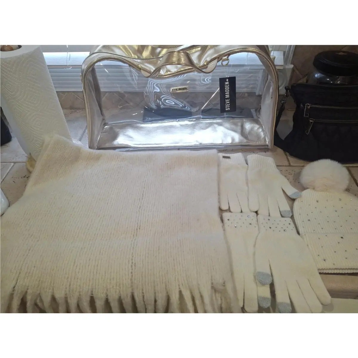 Steve Madden Scarf Hat Gloves Set with Bag