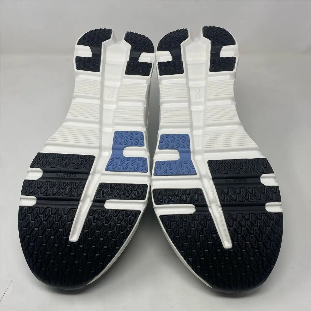 On-Running shoes - Alloy/Chambray (UPC: 7615537199764) 2