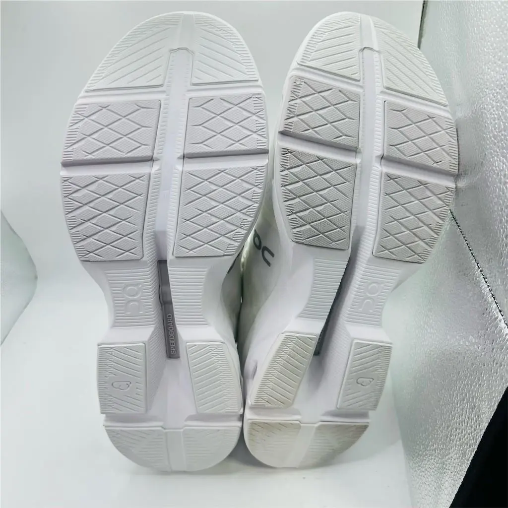 On-Running shoes - Cloudpulse - Cloudpulse - White 5
