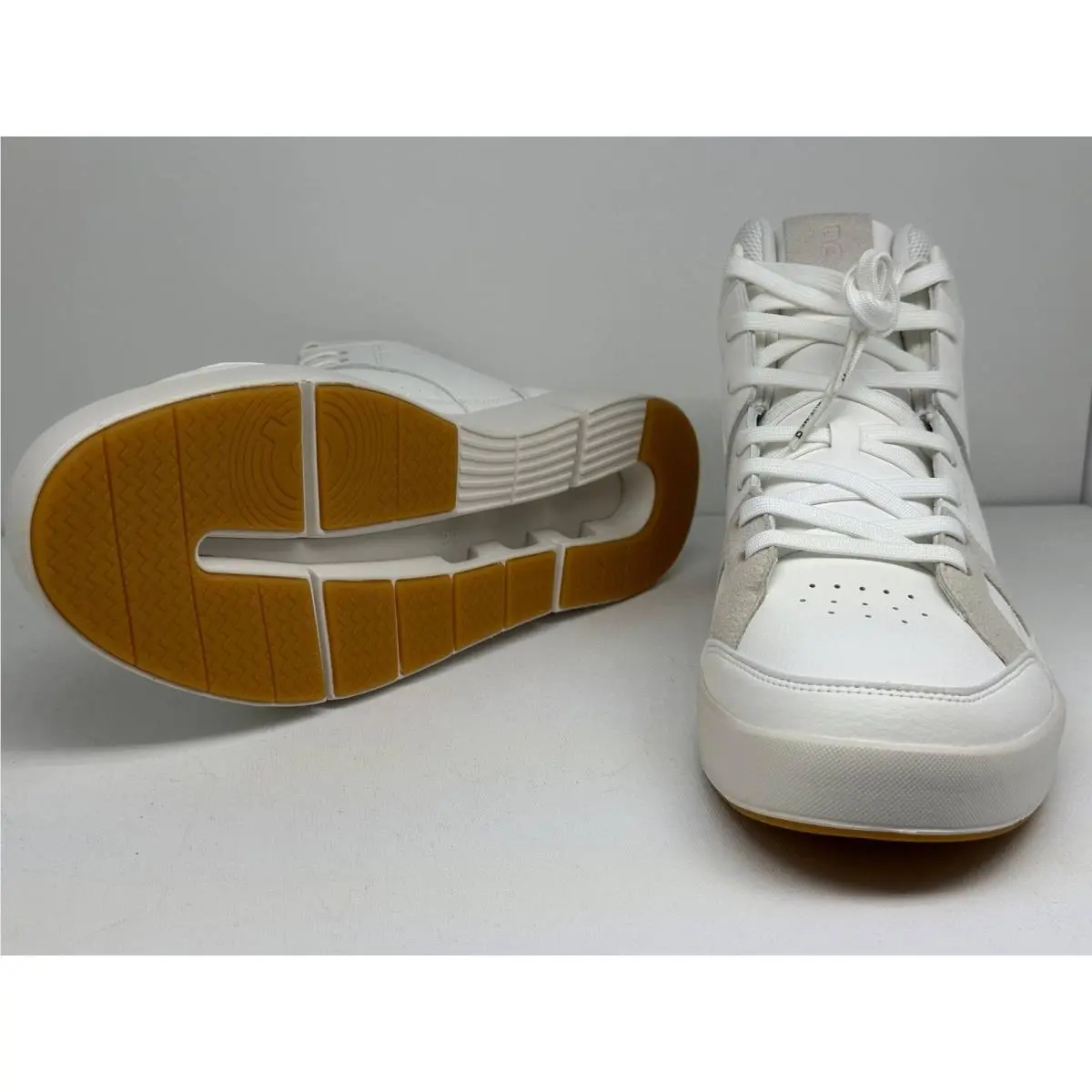 On-Running shoes - THE ROGER Clubhouse Mid - THE ROGER Clubhouse Mid - White 1