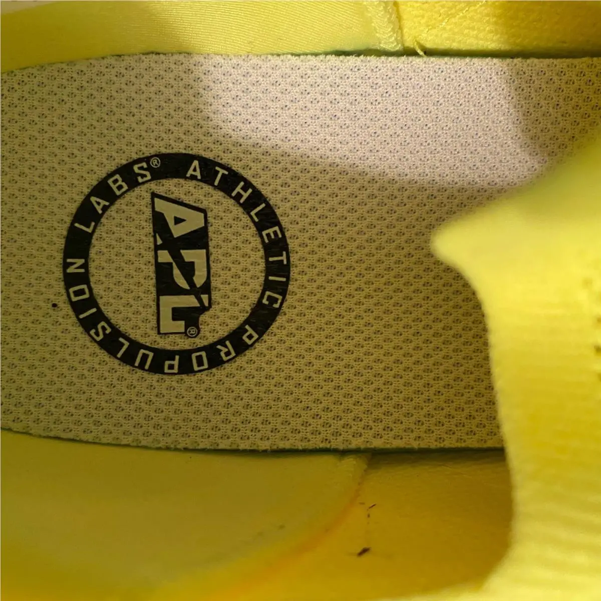 On-Running shoes - Yellow 4