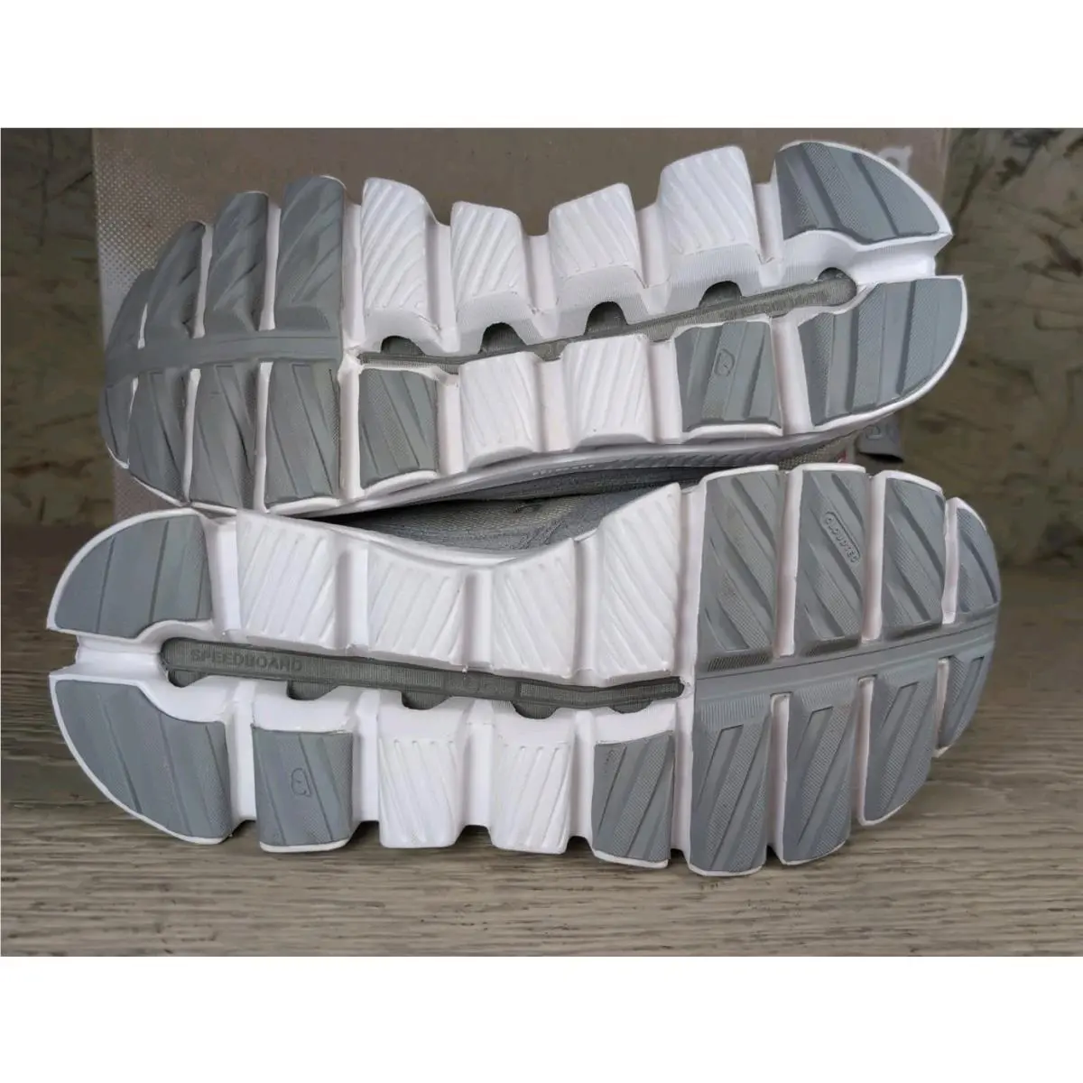 On-Running shoes - Cloud - Cloud - 45-62420 - Gray 12