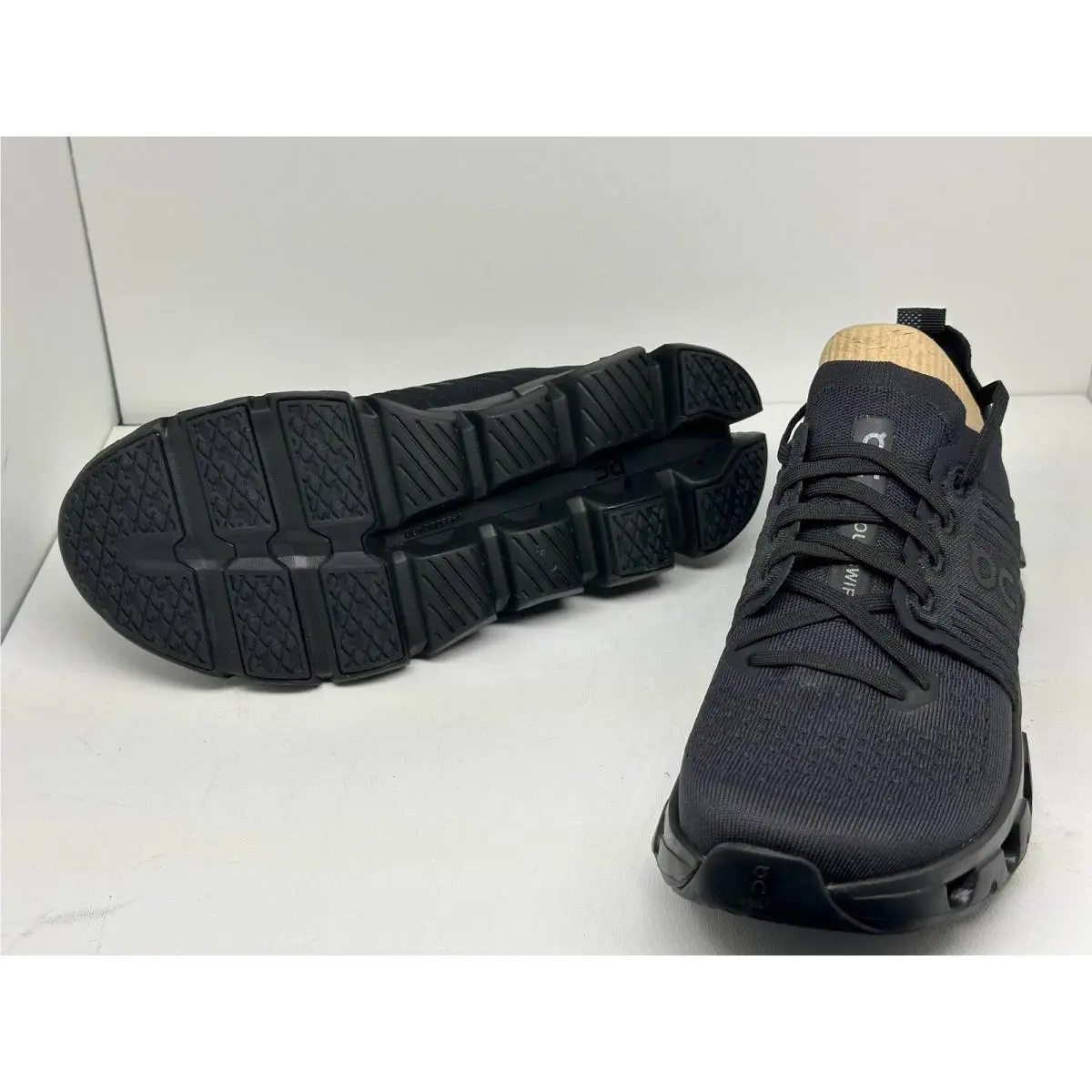 On-Running shoes - Cloudswift 4 - Cloudswift - Black 1