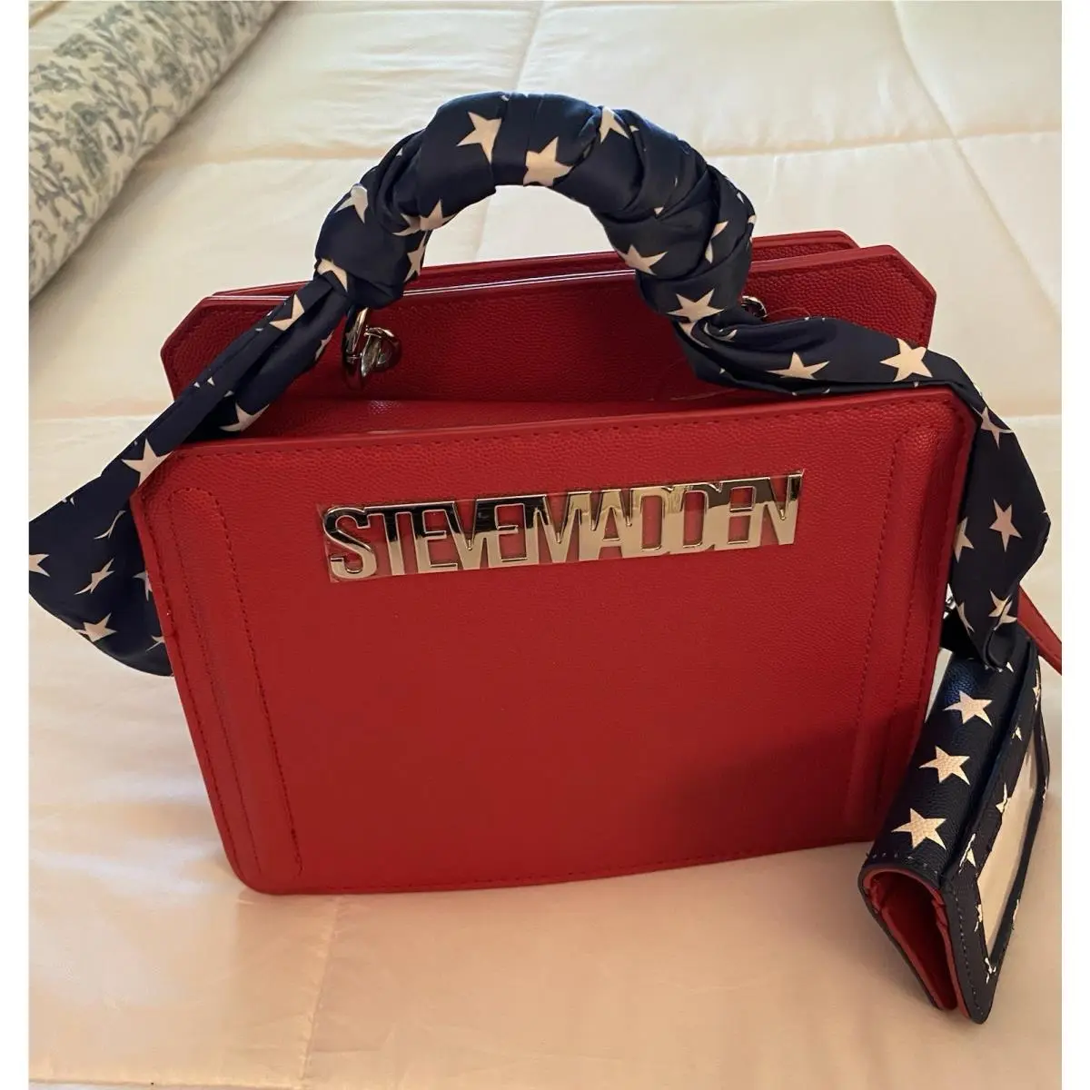 Steve Madden Bevlynn Red/multi Satchel/crossbody Navy Star Print Scarf Cardcase