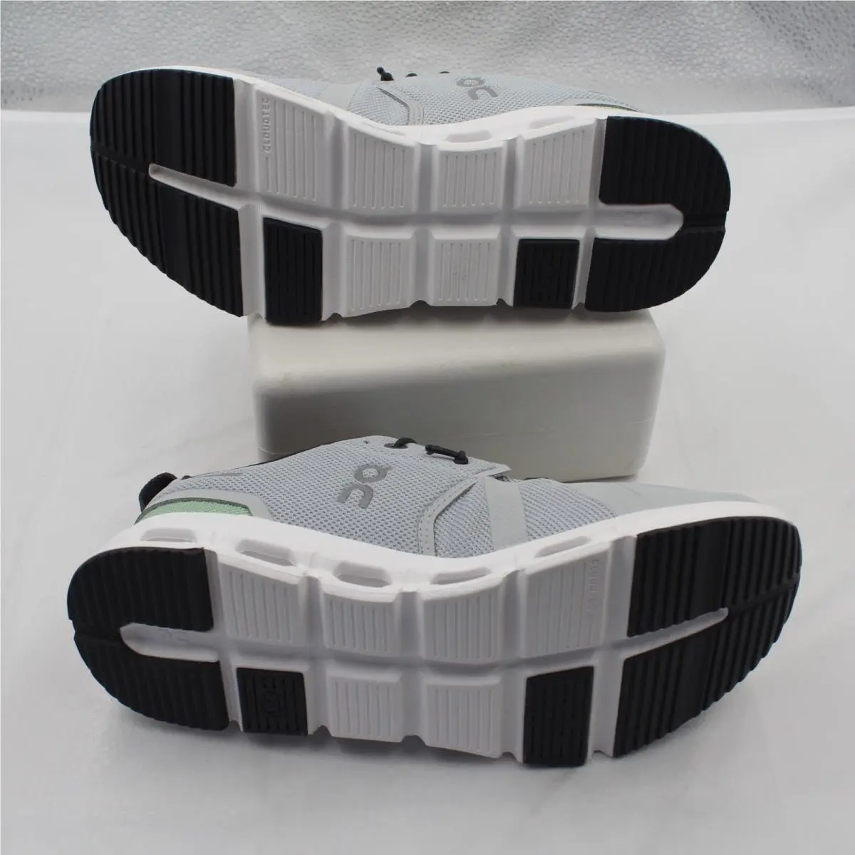 On-Running shoes - 3YD11442594 - 3YD11442594 - Glacier Sage 5