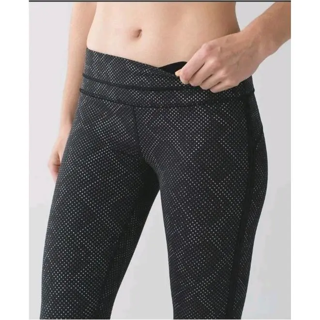 Lululemon Pace Tight Reflective Leggings sz 2 24x24 Polka Dot Black Silver