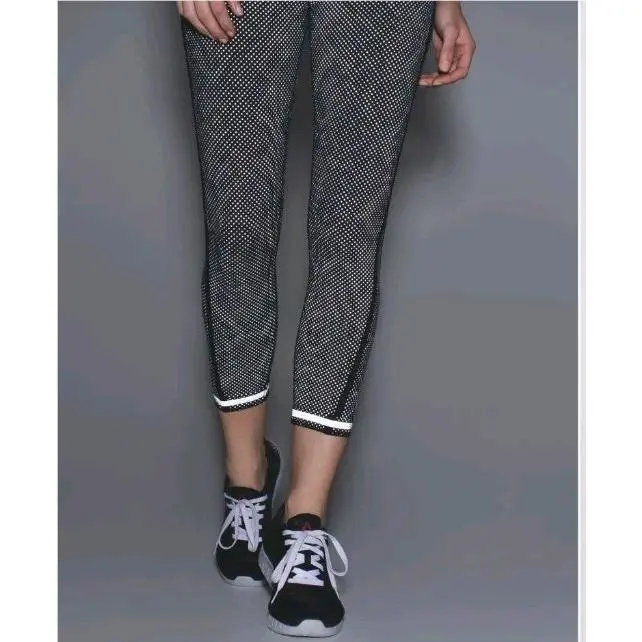Lululemon clothing - Black 2