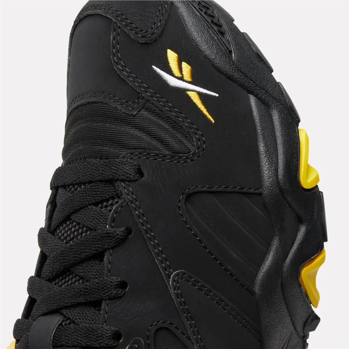 Reebok shoes - Black/Black/White 22