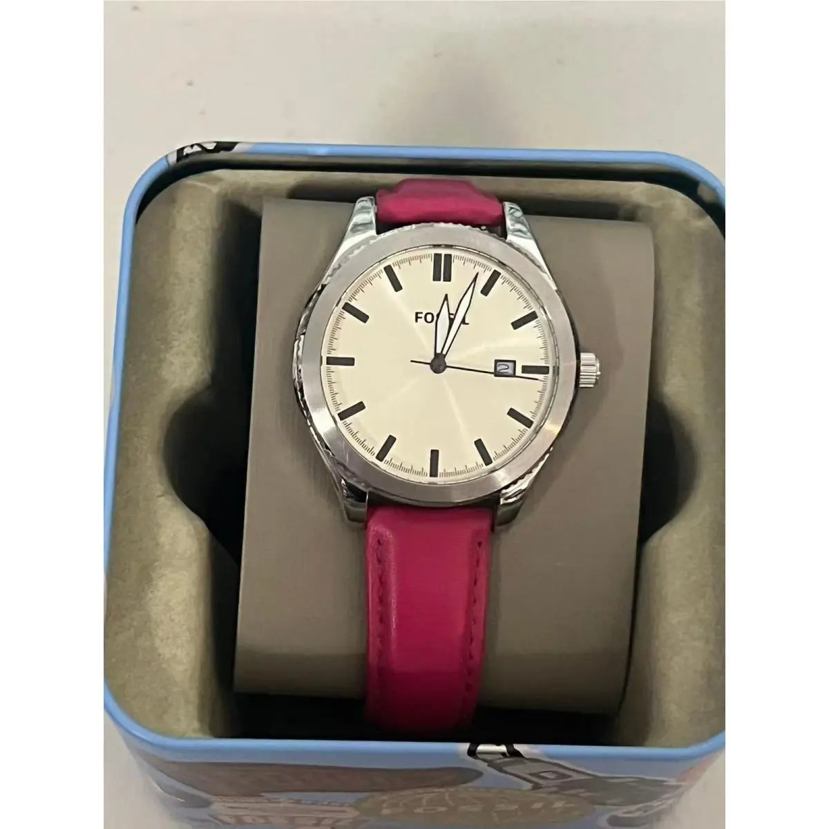 Fossil BQ3258 Women`s Quartz Wristwatch with Magenta Leather Strap