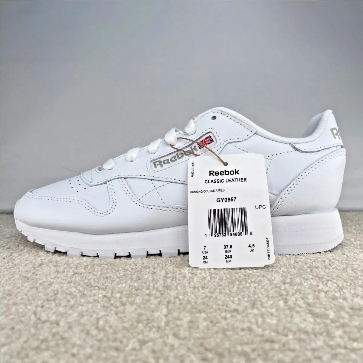 Reebok Classic Leather Womens Sneakers White Gum Running Shoes Trainers Sz 7 9