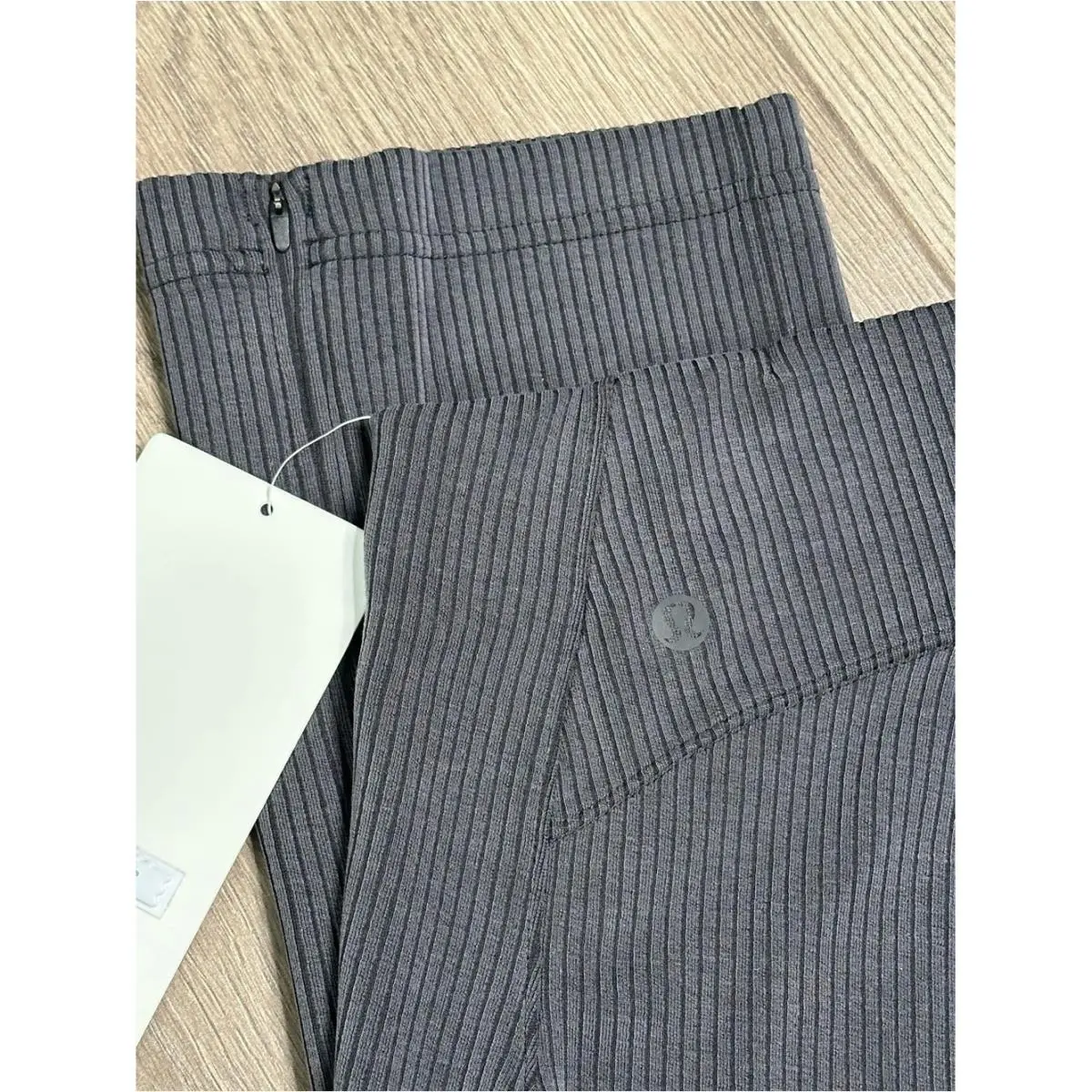 Lululemon clothing - Black Gray 4