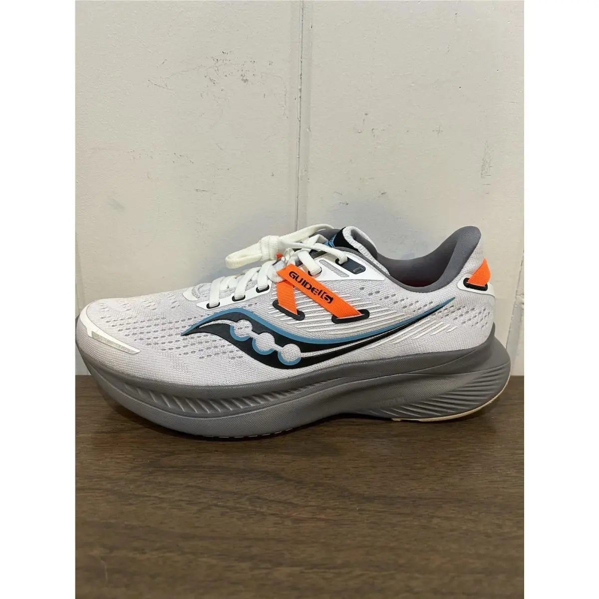 Saucony shoes - Guide 16 - Guide - S20810-85 - White/Gravel 5