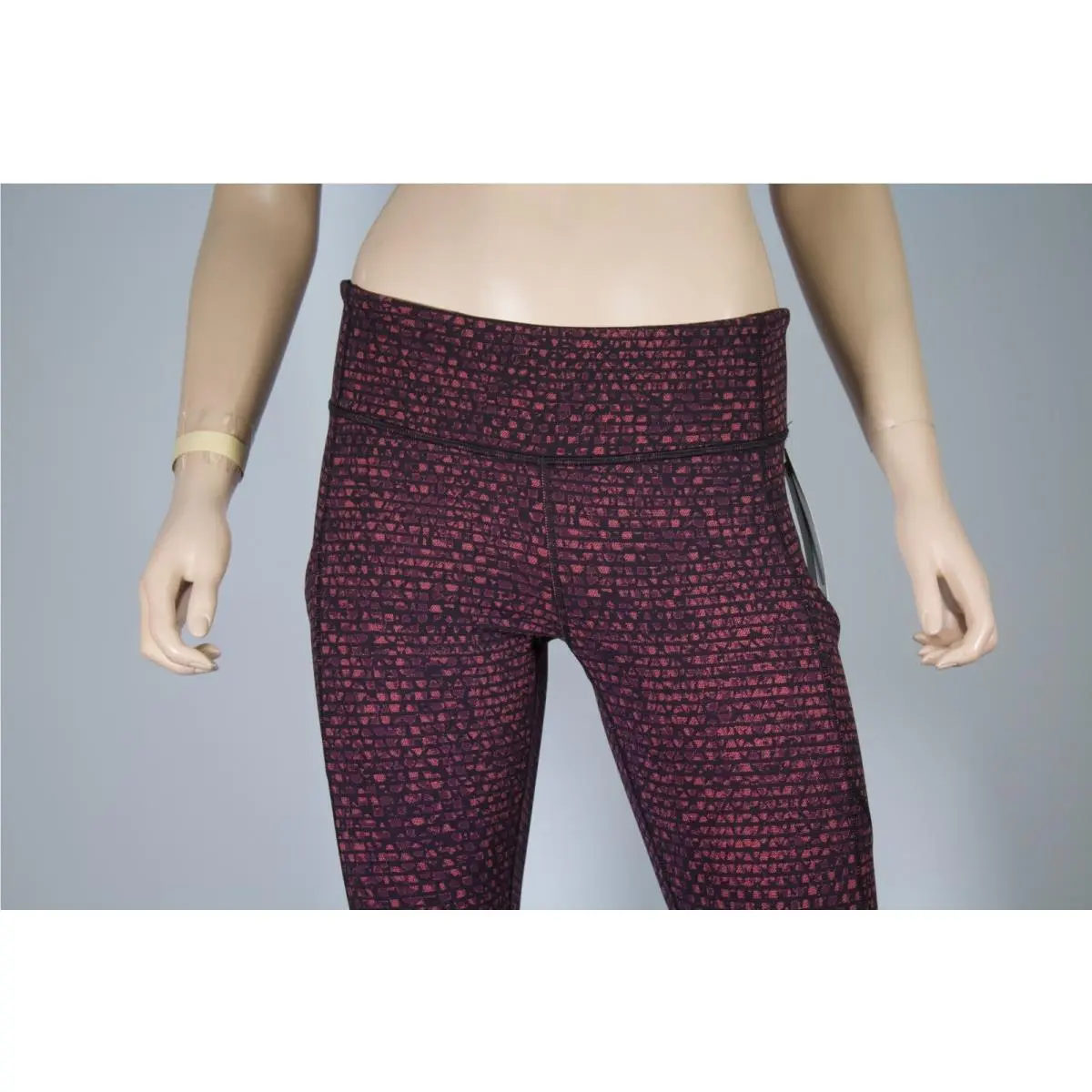 Lululemon clothing - Red & Black 1
