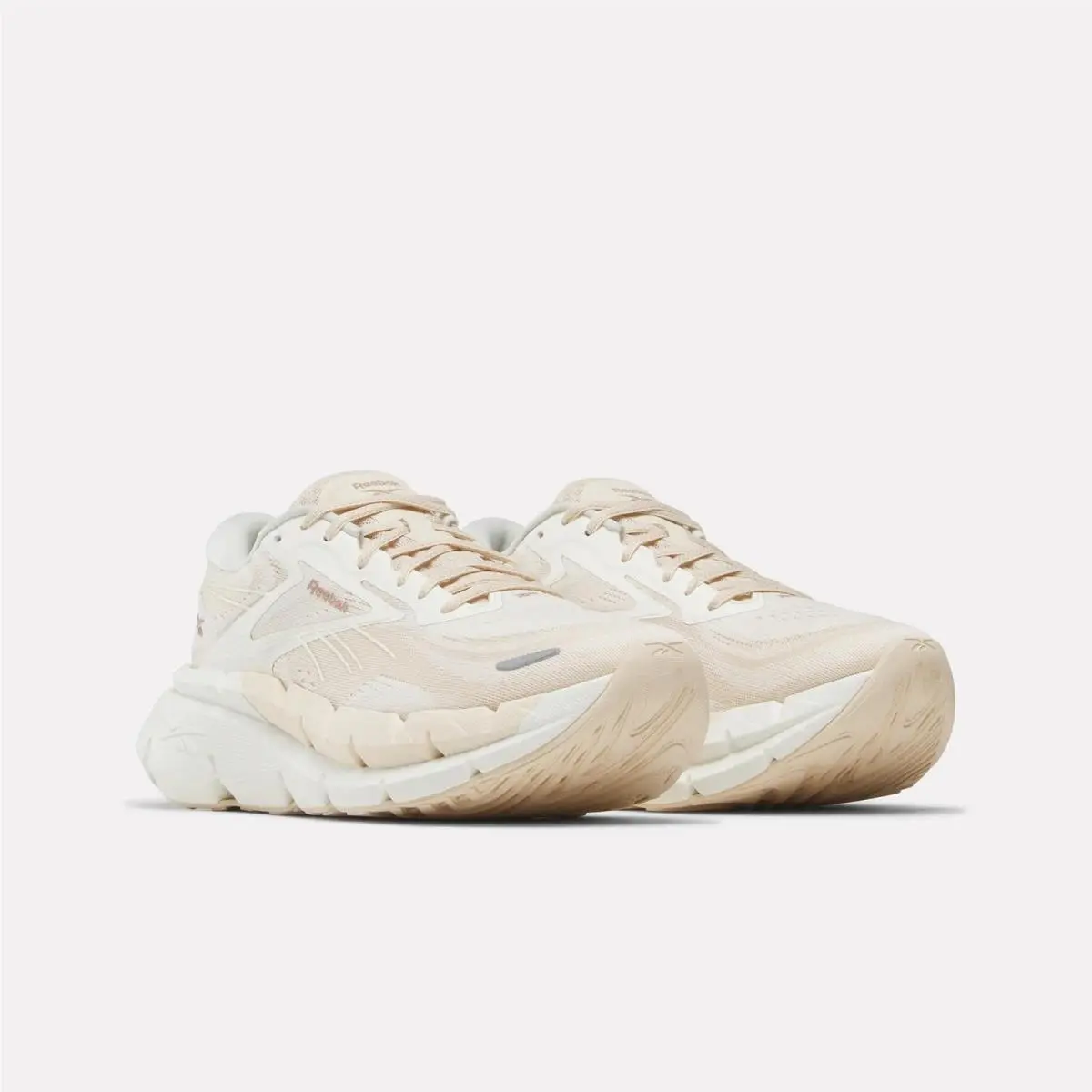 Reebok shoes - Chalk/Chalk/Brown 2