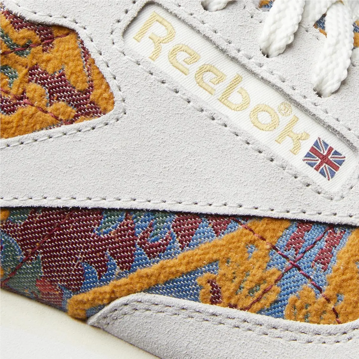 Reebok shoes - Soft Grey/Classic Burgundy/Chalk 12