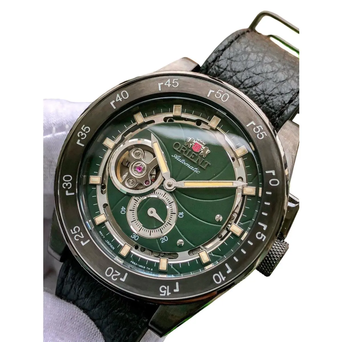 Orient Retro Future Camer Revival Automatic Green Dial Men`s Watch RA-AR0202E10B