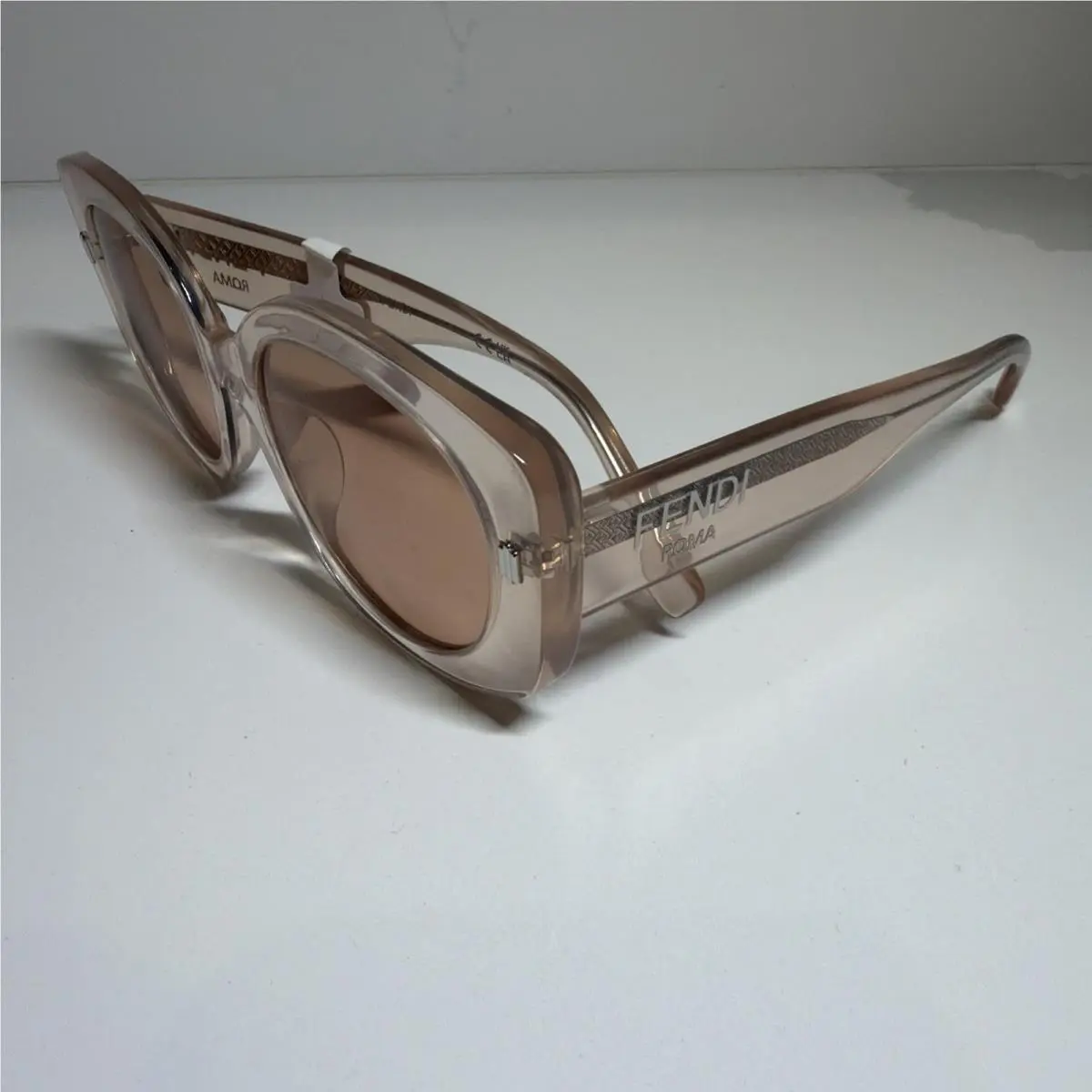 Fendi Roma FE40137I Oversized Blush Pink Transparent Sunglasses Women Italy