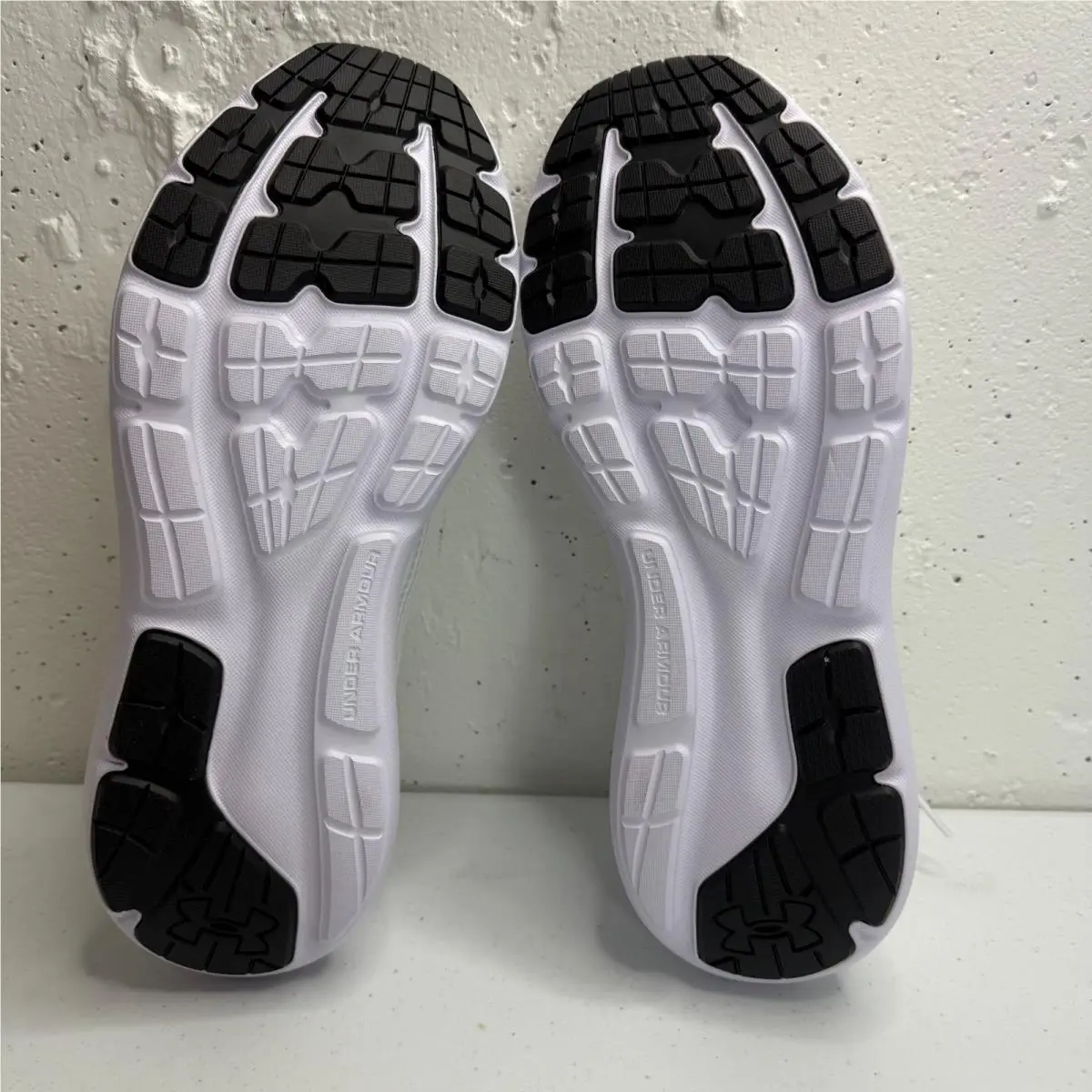 Under Armour shoes - SURGE 3 - SURGE - White 3